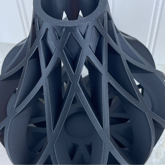 Modern Vase, The Vukan Vase, Flower Vase, Dried Flowers - Picture 5 of 7